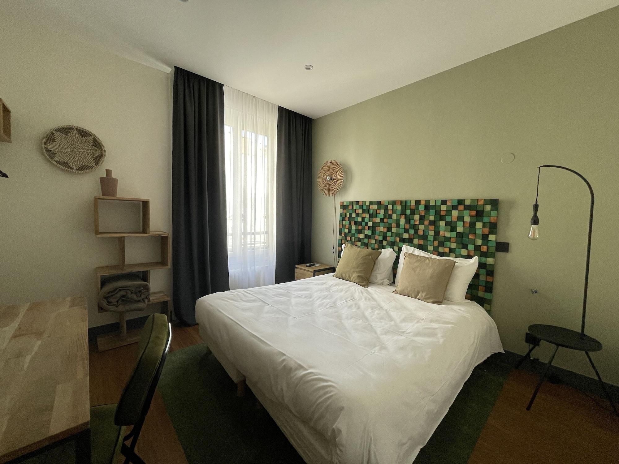 Urban Jungle Hotel Orleans Exterior photo